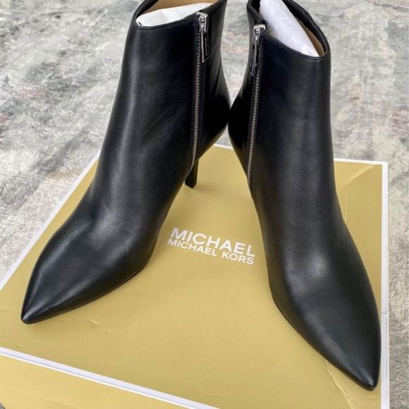 Michael Kors Women’s Boots - Picture 1 of 4